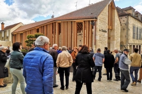 Audace architecturale et pierre en lumière, c'est le nouveau visage du Belvédère à Montbard !